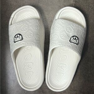 NWOT ladies slippers sandals size 7.5 to 8